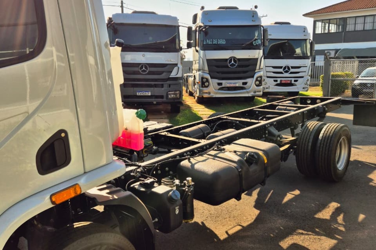 Mercedes Benz MB 1117 - 25/26 10
