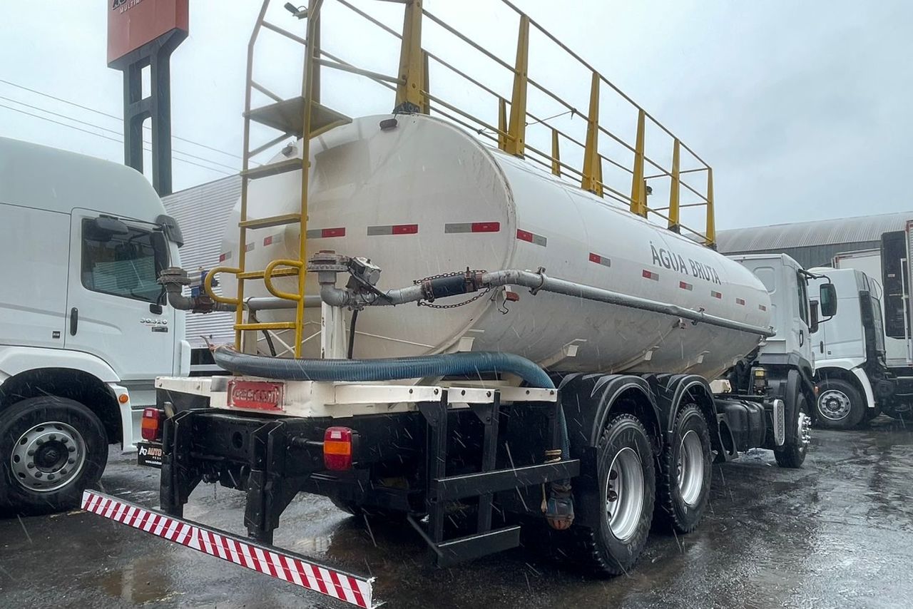 Volkswagen 31-330 E Constellation 6x4 - 13/14 6