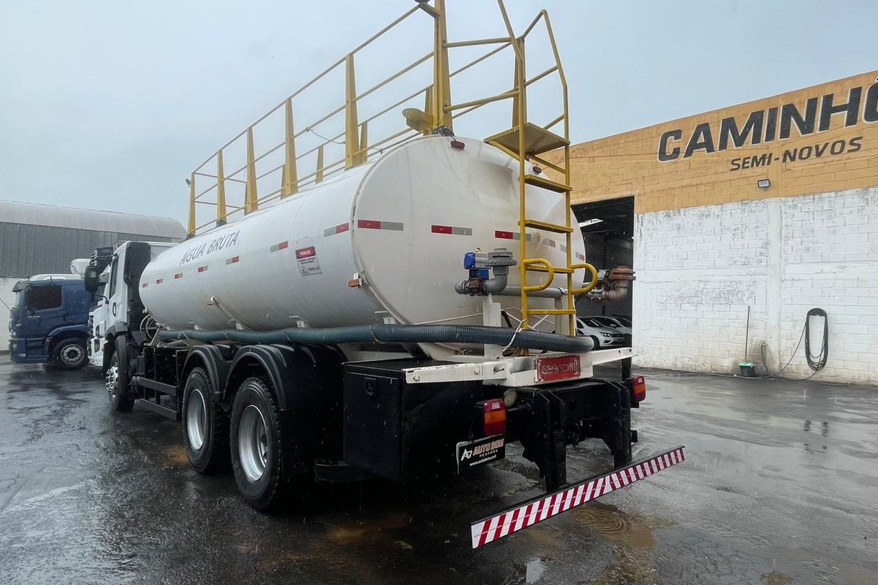 Volkswagen 31-330 E Constellation 6x4 - 13/14 7