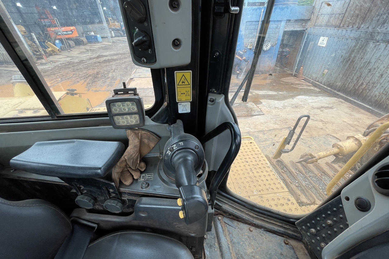 Caterpillar D8T - 21/21 6