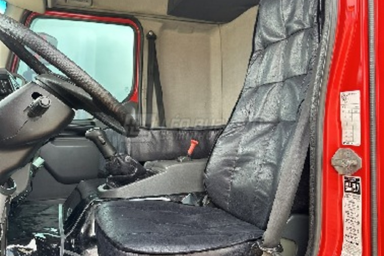 Volvo VM260 - 10/10 3