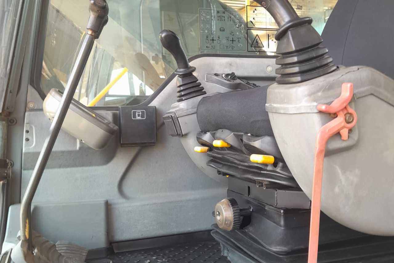 Volvo EC210BLC - 10/10 9