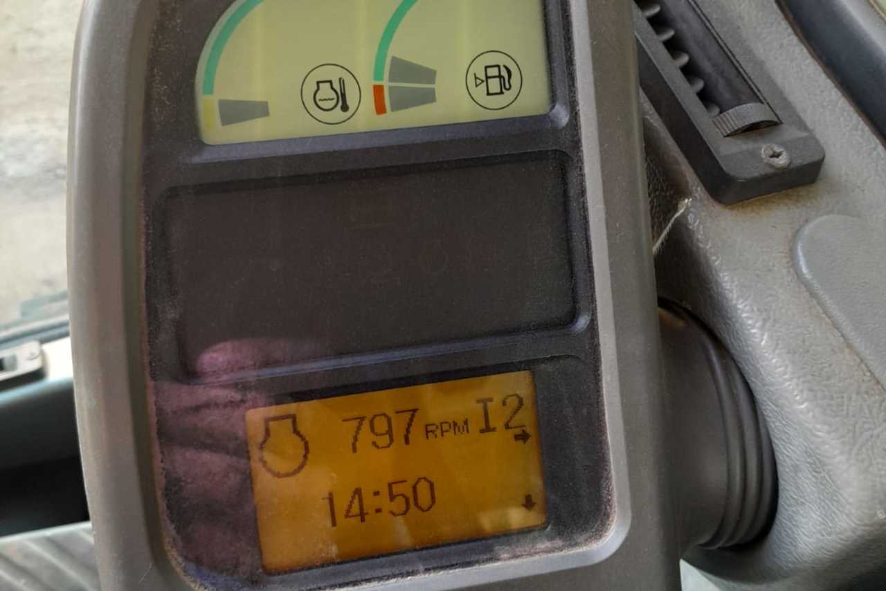 Volvo EC210BLC - 10/10 11