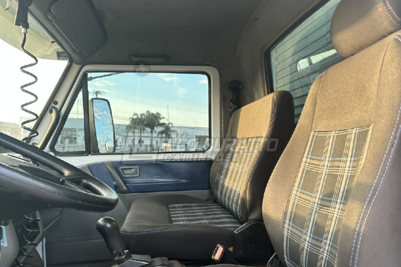 Volkswagen 8 120 - 09/09 6