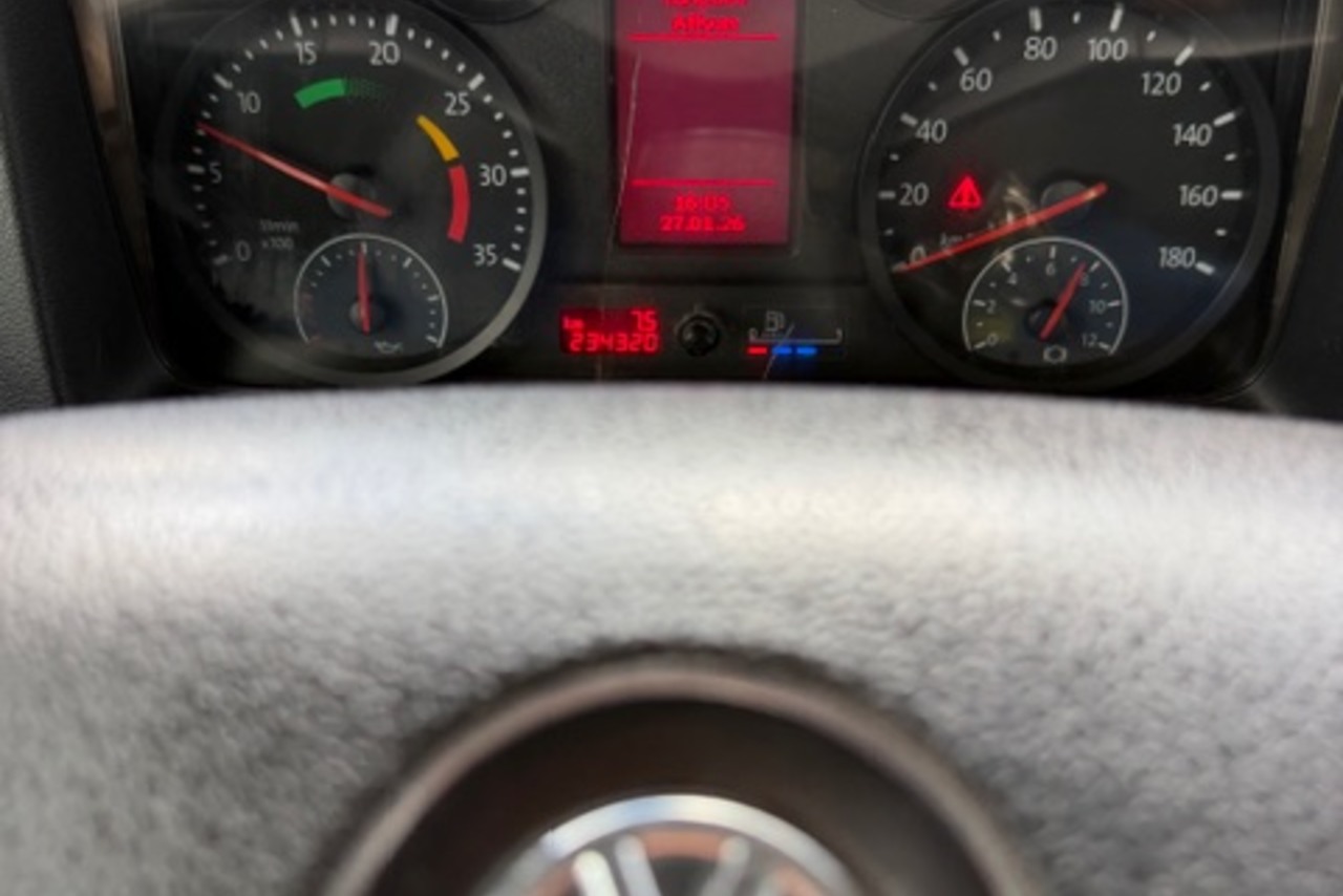 Volkswagen 10-160 E Delivery - 17/18 17