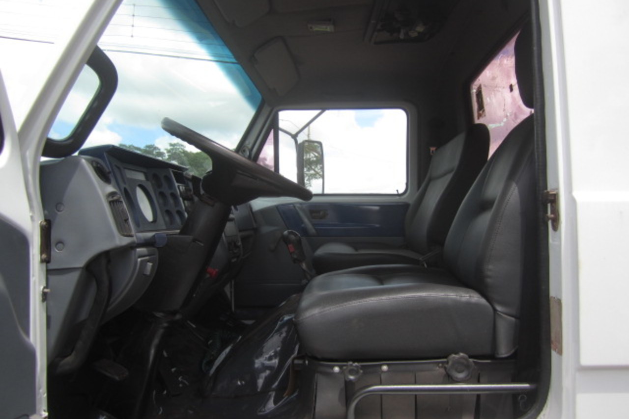 Volkswagen 13-180 - 06/06 9