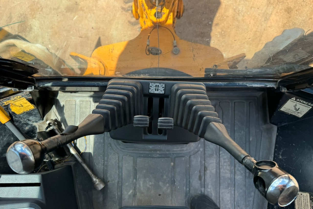 JCB 3C - 10/10 12
