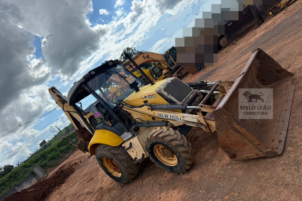 New Holland  LB90 - 05/05 4
