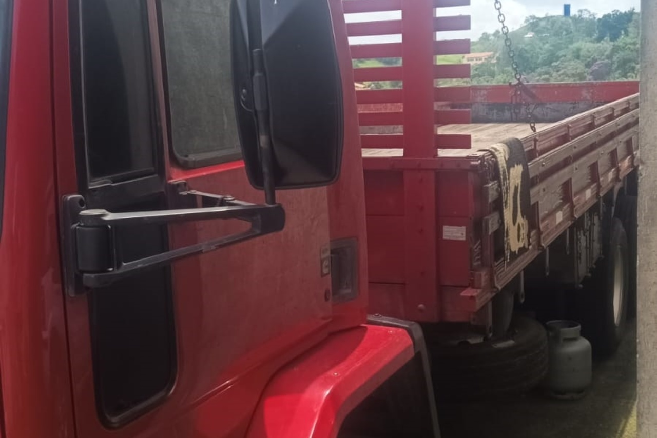 Ford Cargo2422 - 10/11 3