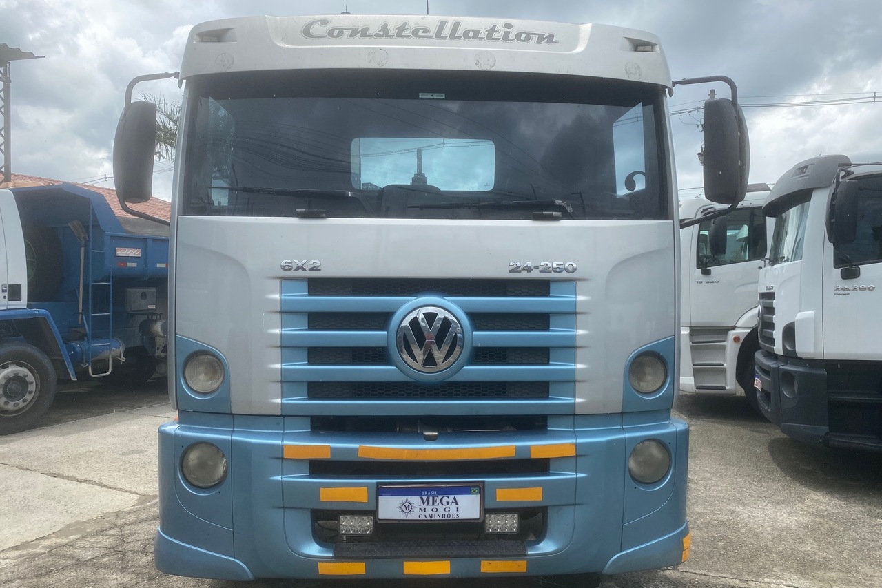 Volkswagen 24-250 E Constellation 3-Eixos - 09/09 3
