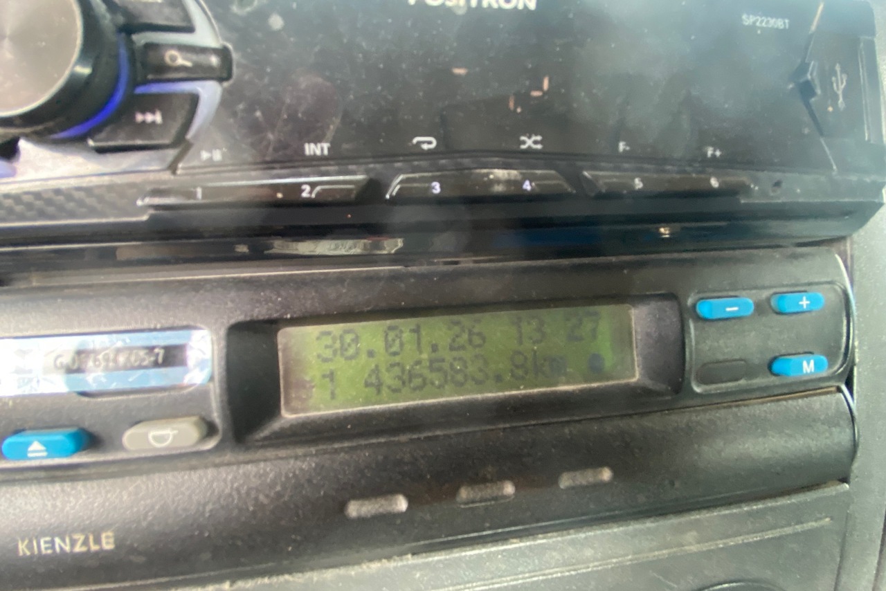 Volkswagen 24-250 E Constellation 3-Eixos - 09/09 11