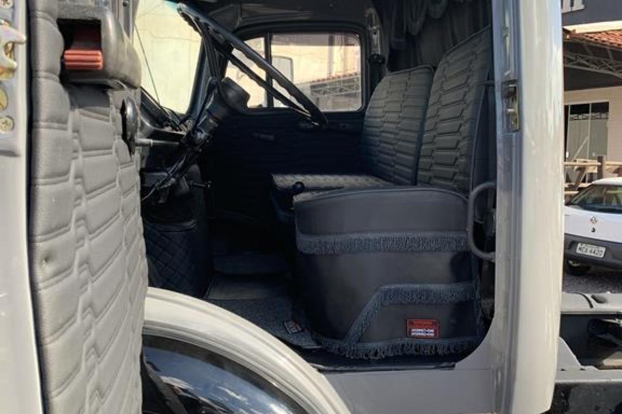 Mercedes Benz MB 1518 - 89/89 2