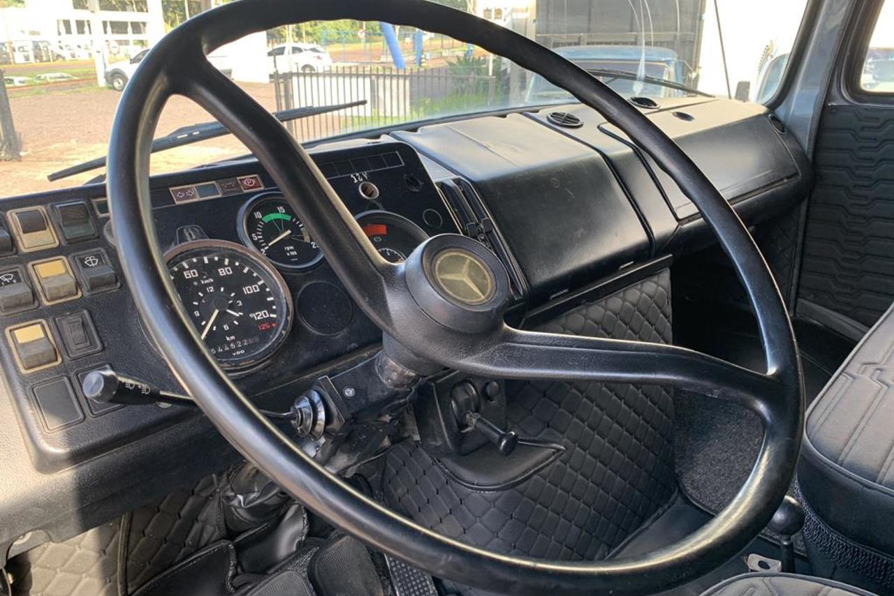 Mercedes Benz MB 1518 - 89/89 9