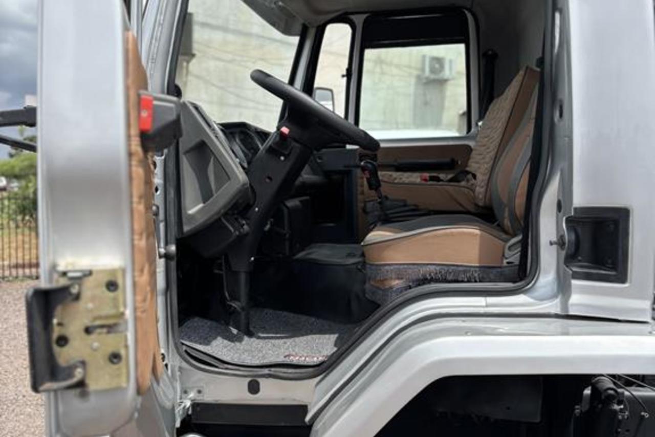 Ford Cargo2428 - 10/11 3