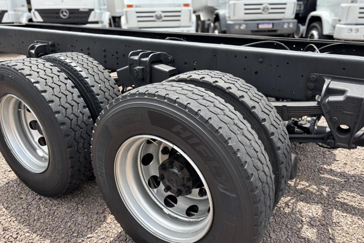 Ford Cargo2428 - 10/11 11