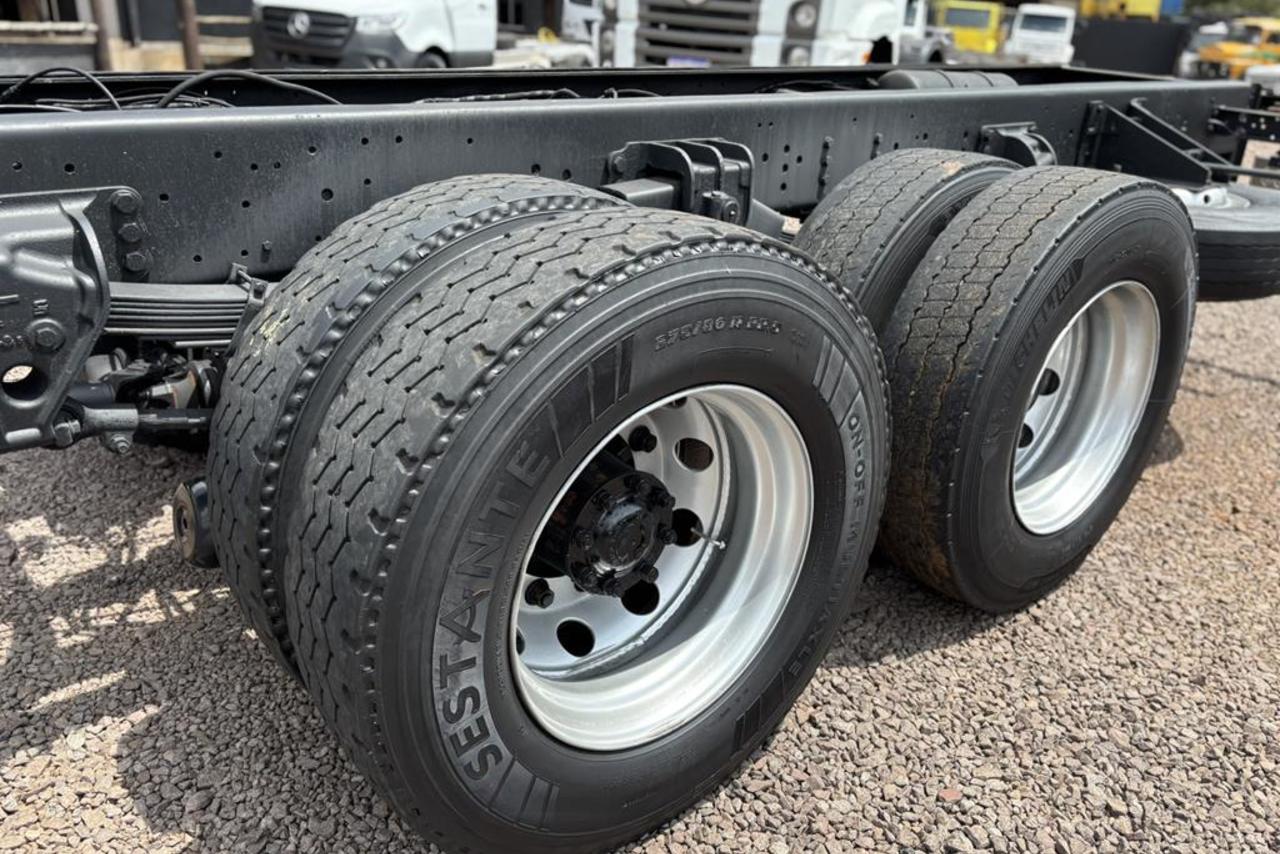 Ford Cargo2428 - 10/11 12