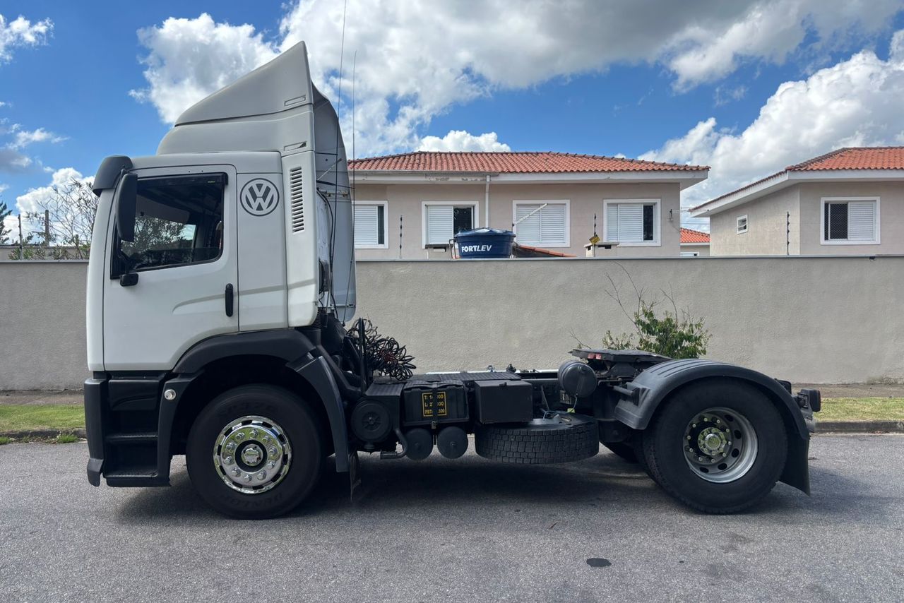 Volkswagen 19-320 Constellation - 09/09 11