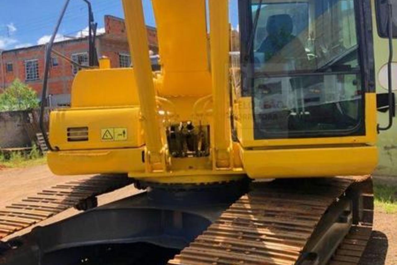 Komatsu PC200 - 10/10 4