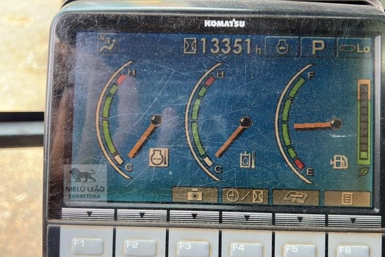 Komatsu PC200 - 10/10 11