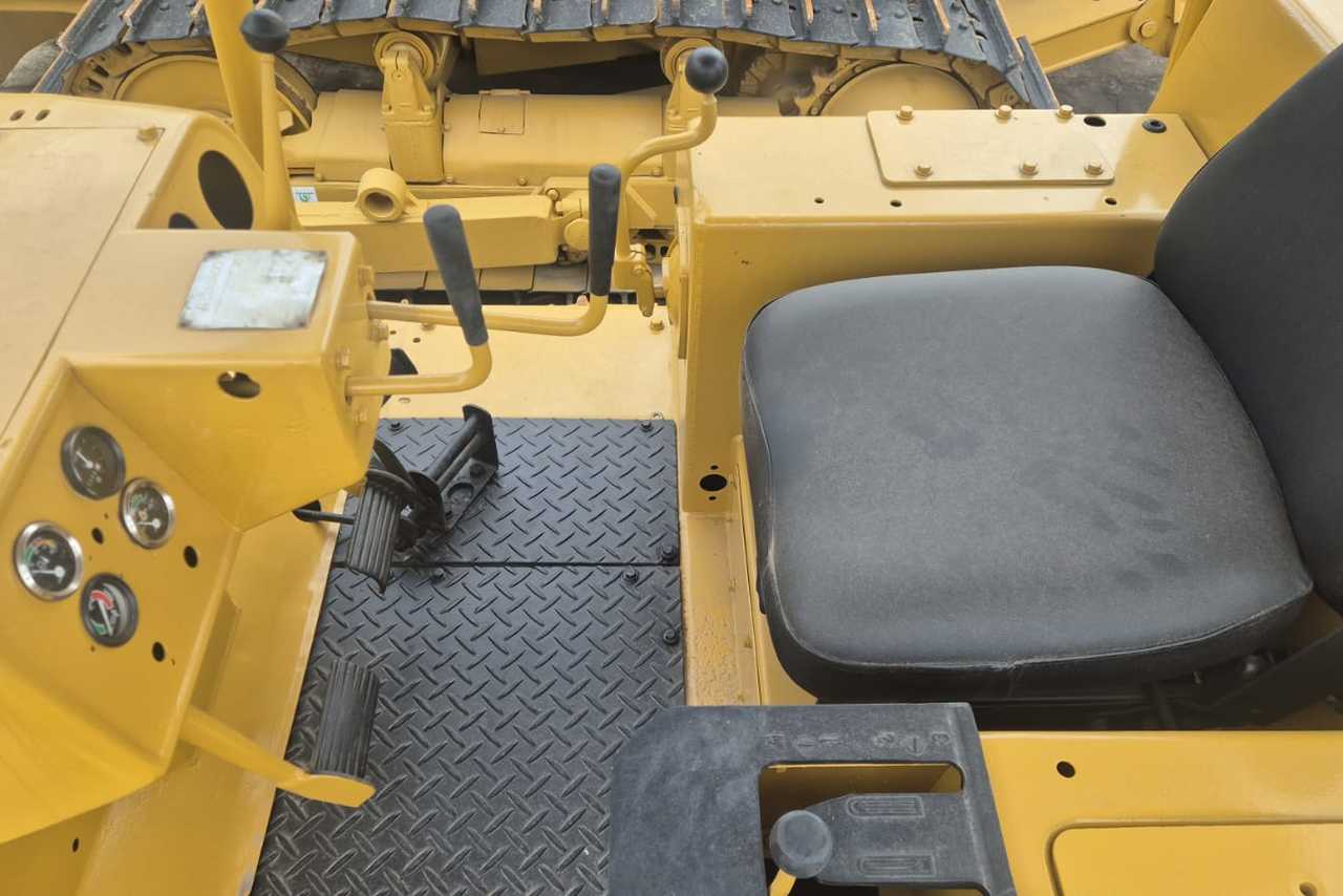 Caterpillar D6D - 81/82 7