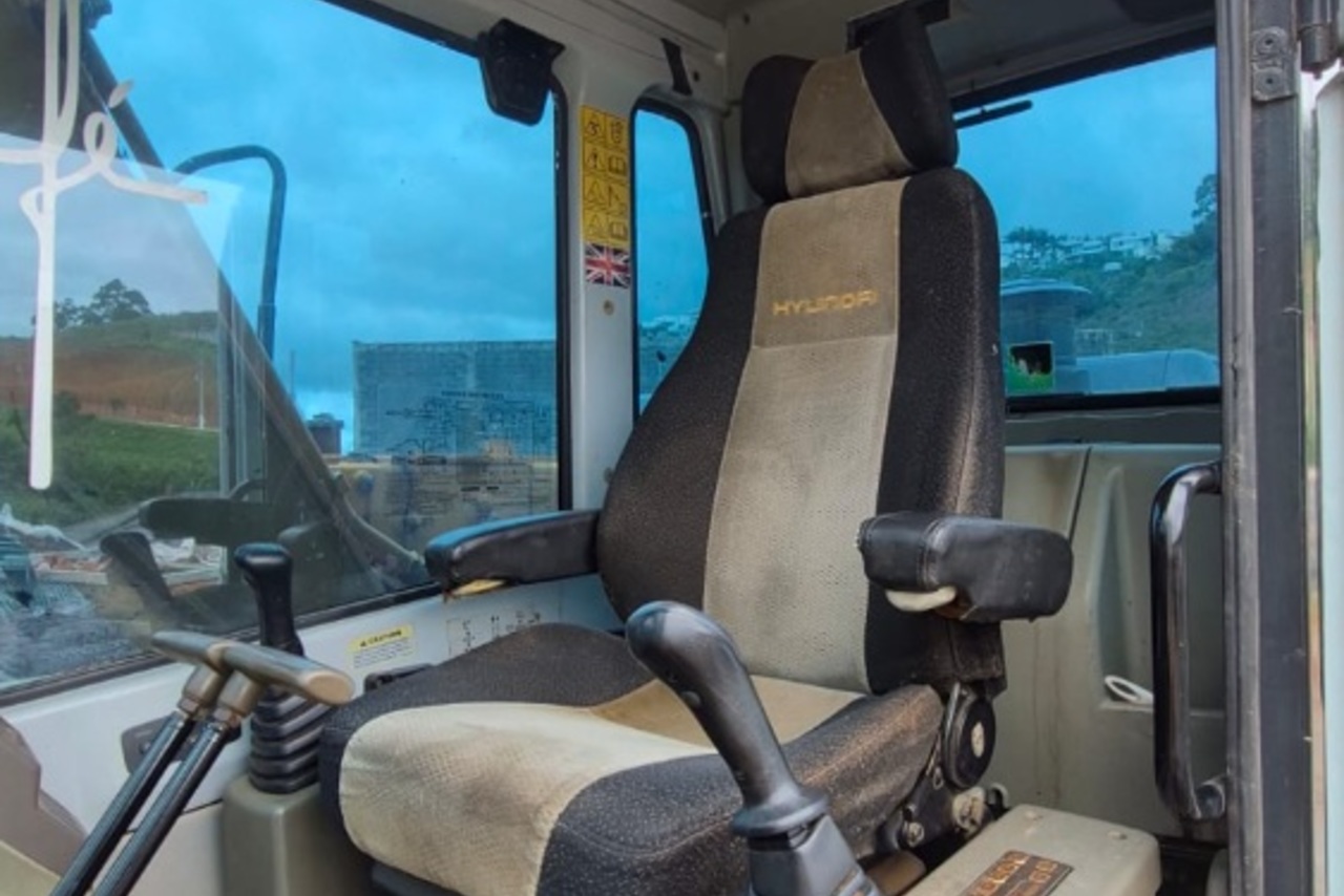 Hyundai 140LC - 10/10 4