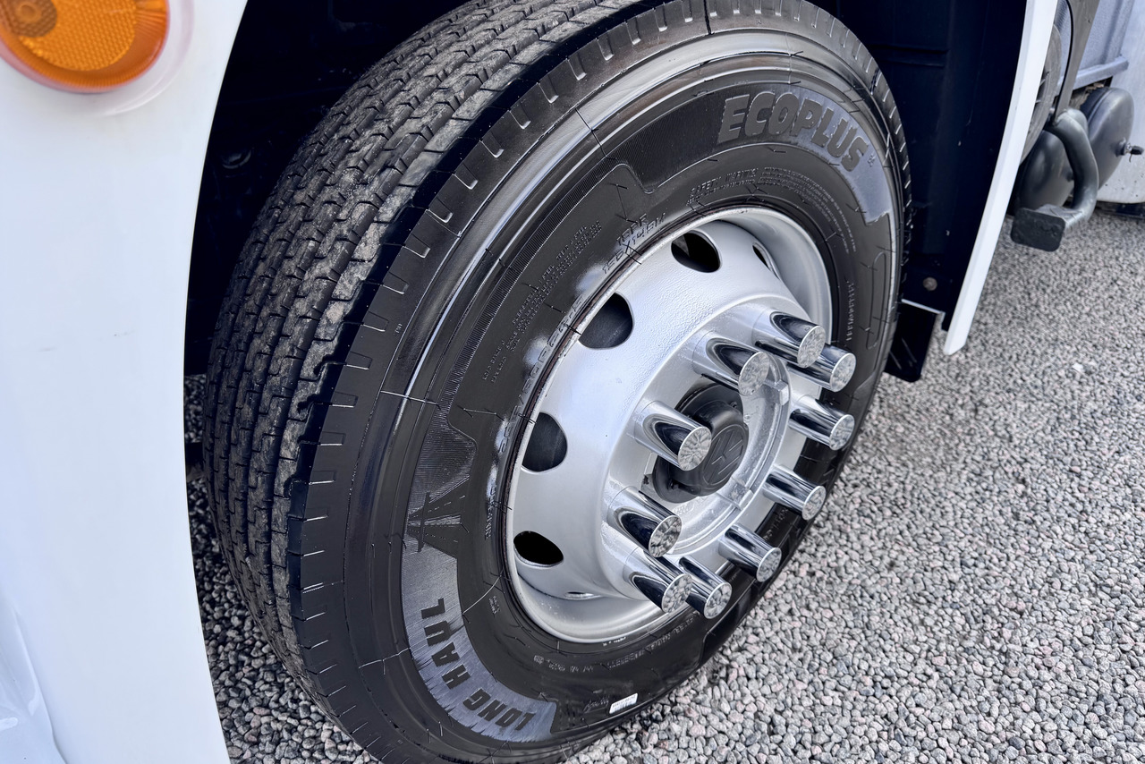Volkswagen 25-360 6x2 Constellation - 21/22 2