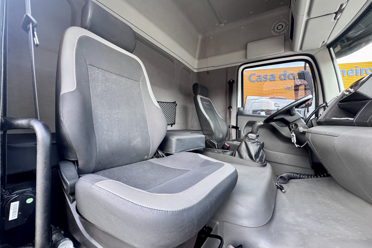 Volkswagen 25-360 6x2 Constellation - 21/22 7