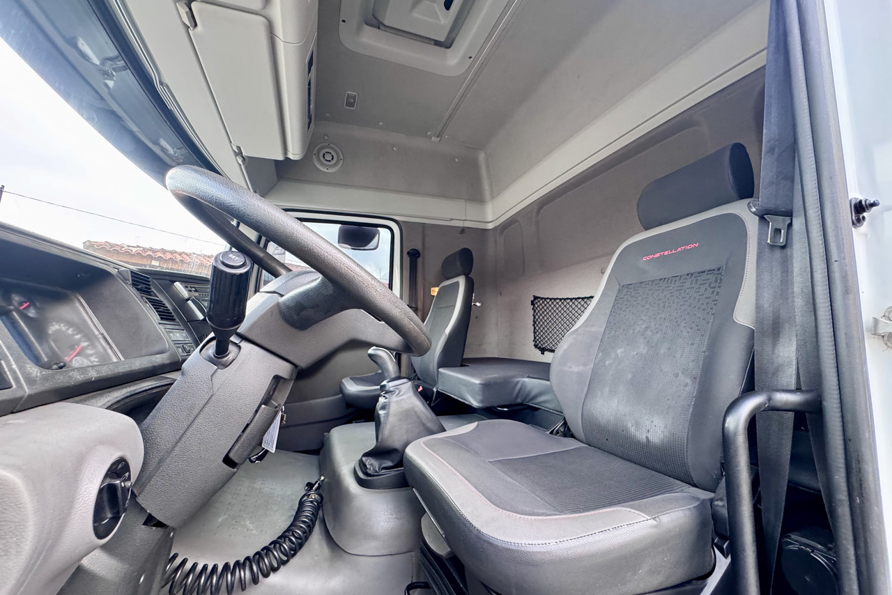 Volkswagen 25-360 6x2 Constellation - 21/22 8