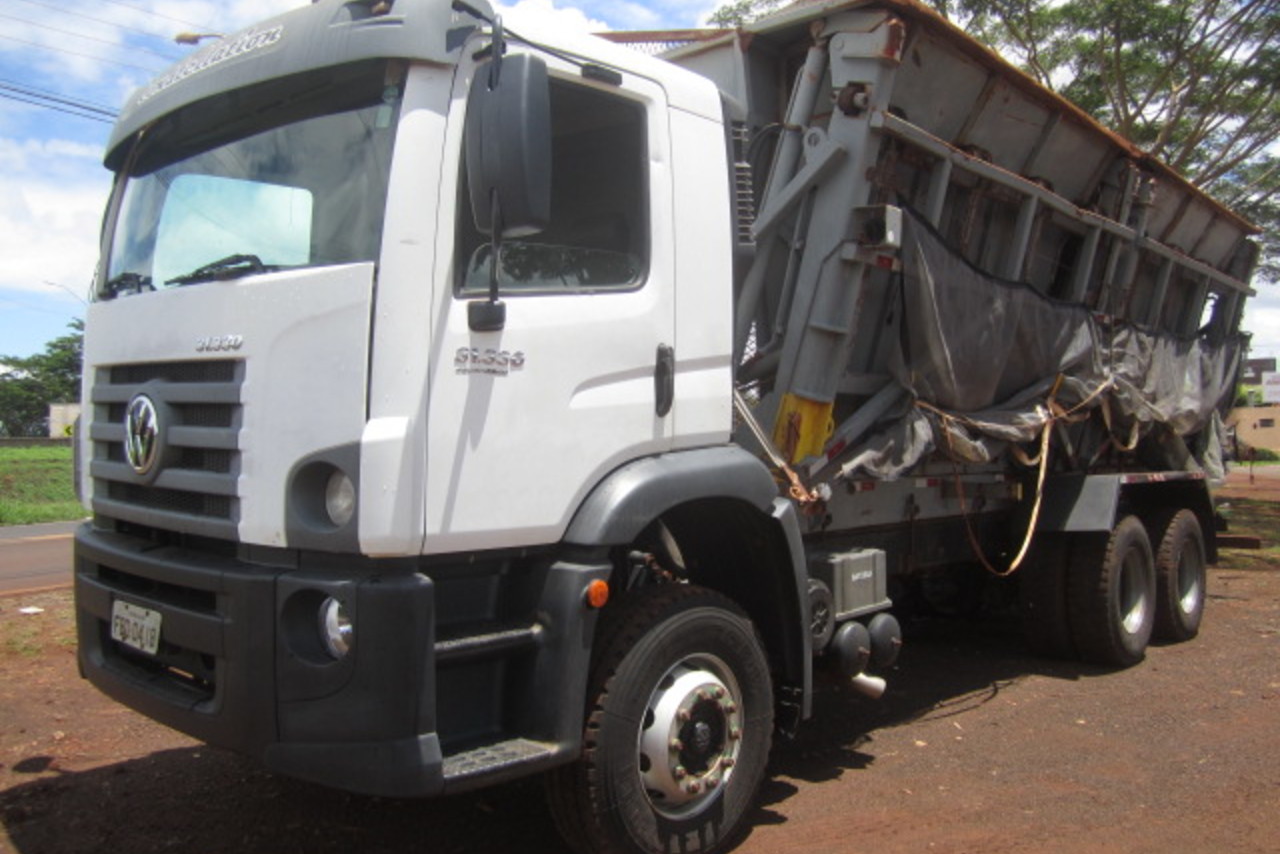 Volkswagen 31-330 E Constellation 6x4 - 14/15 3