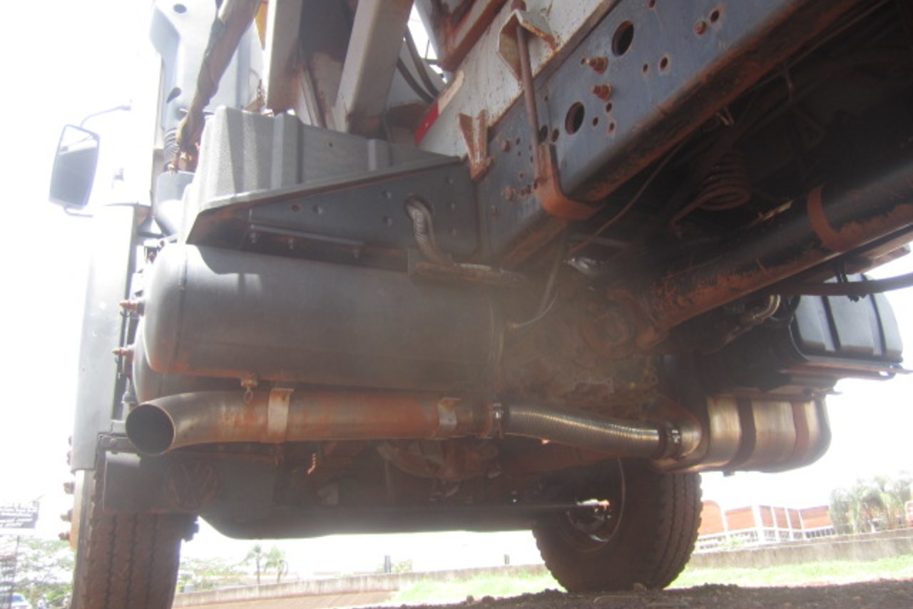 Volkswagen 31-330 E Constellation 6x4 - 14/15 7