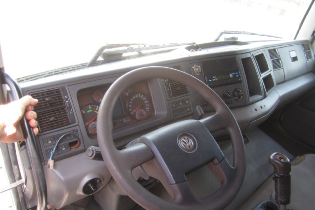 Volkswagen 31-330 E Constellation 6x4 - 14/15 10