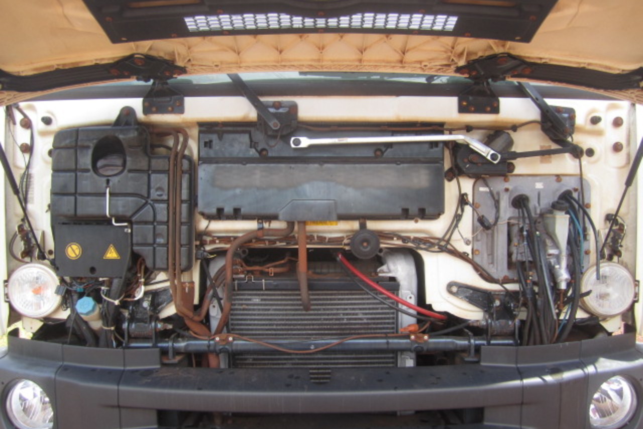 Volkswagen 31-330 E Constellation 6x4 - 14/15 13