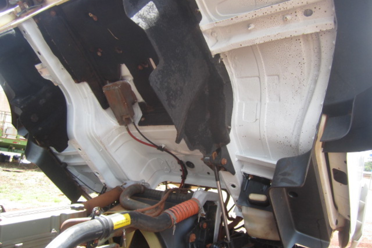 Volkswagen 31-330 E Constellation 6x4 - 14/15 14