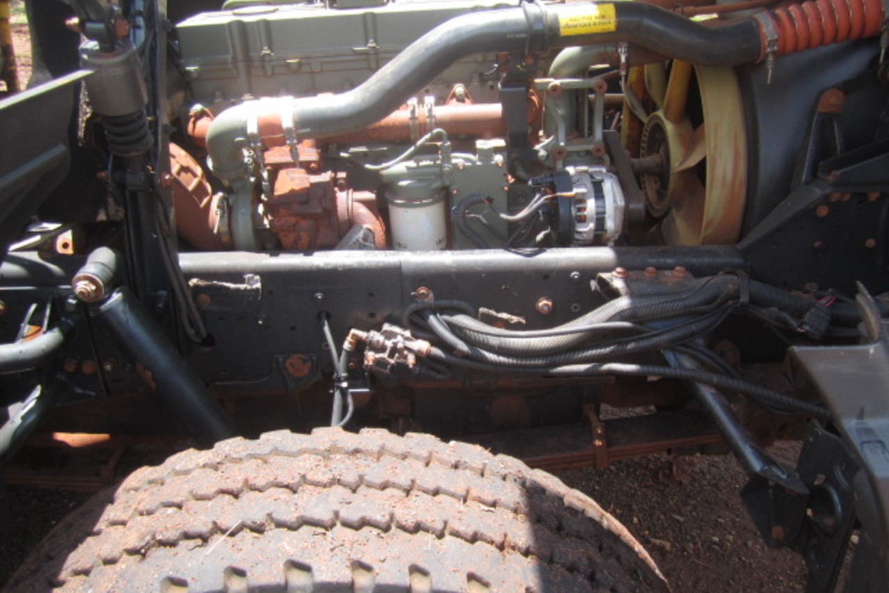 Volkswagen 31-330 E Constellation 6x4 - 14/15 15