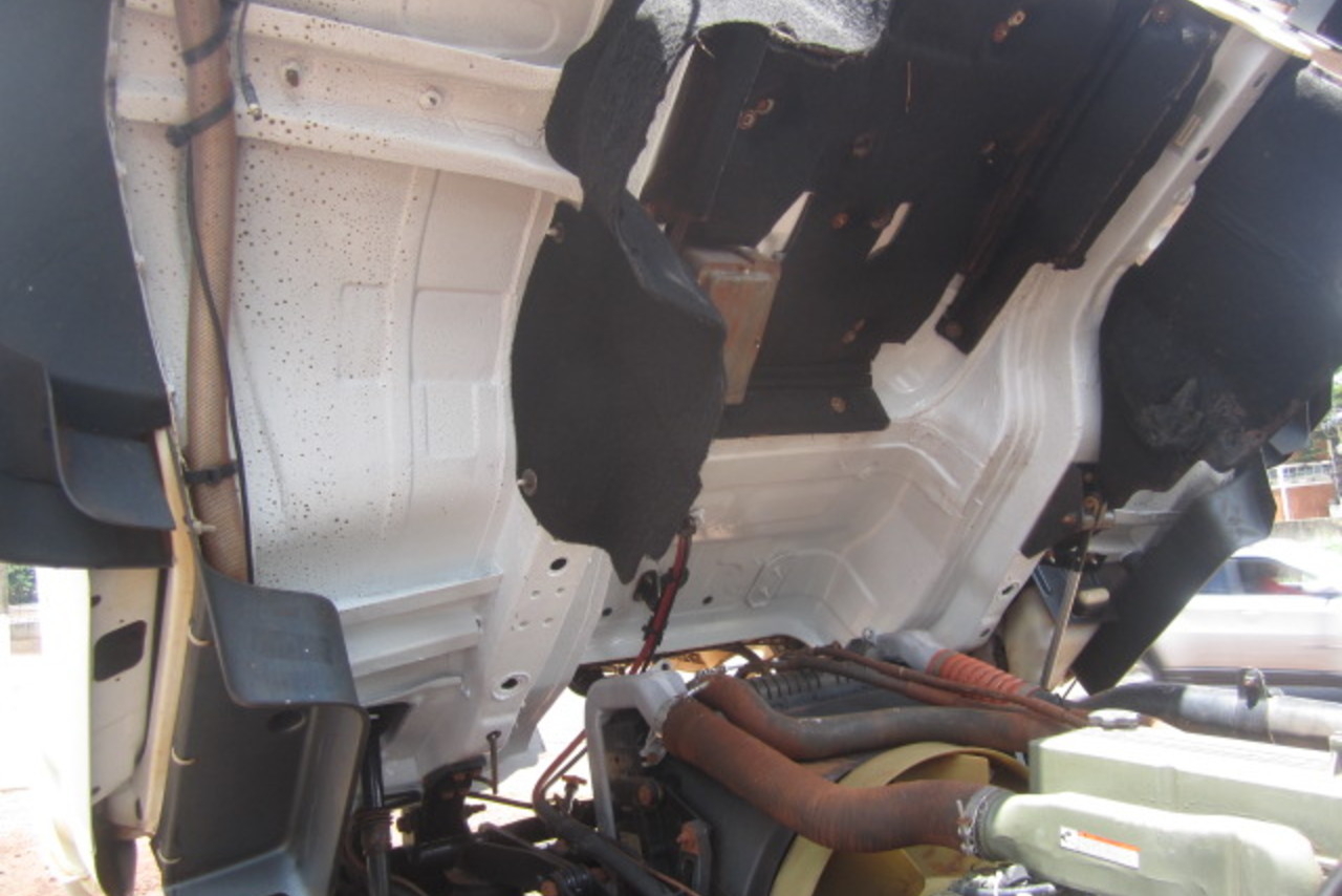 Volkswagen 31-330 E Constellation 6x4 - 14/15 19