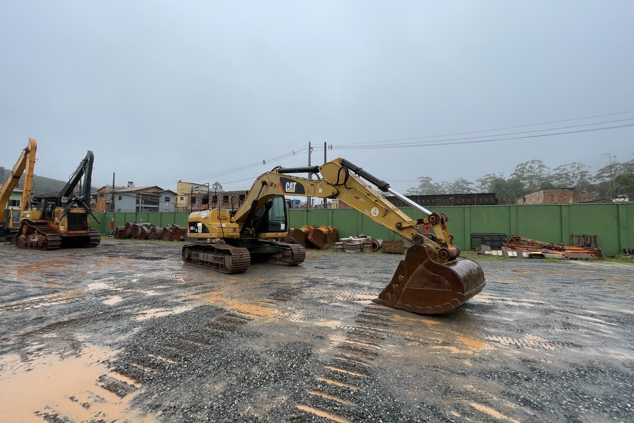 Caterpillar 323D - 13/13 4