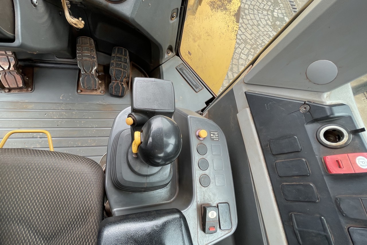 Caterpillar  966L - 22/22 5