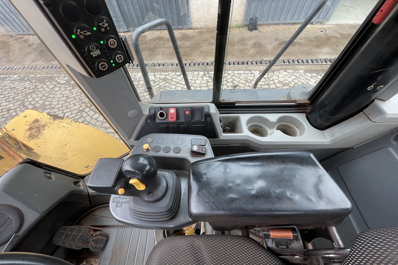 Caterpillar  966L - 22/22 6