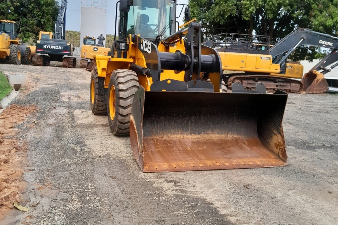 JCB 422 ZX - 23/23 7