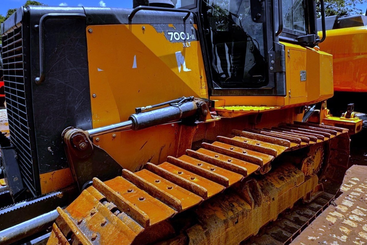 John Deere 700J - 21/21 2