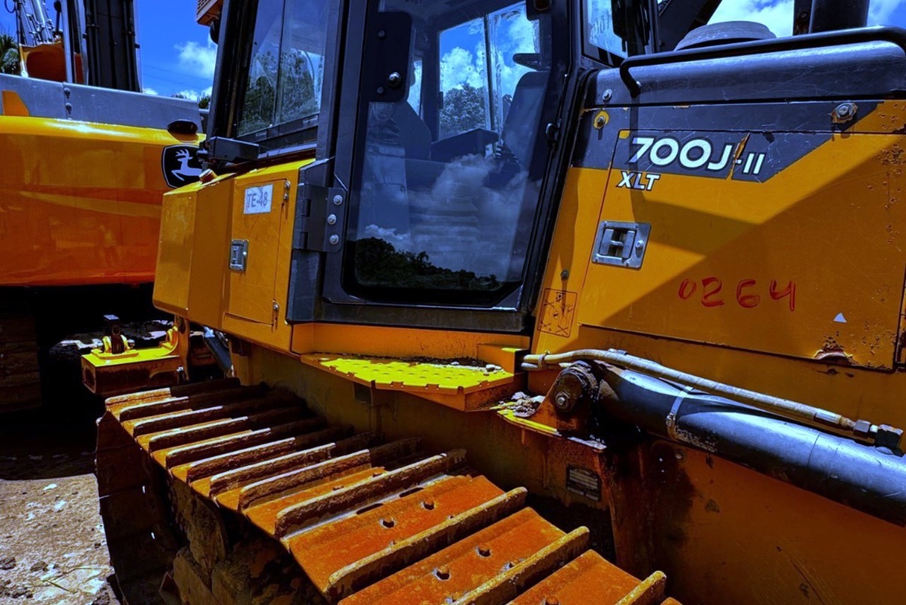 John Deere 700J - 21/21 5