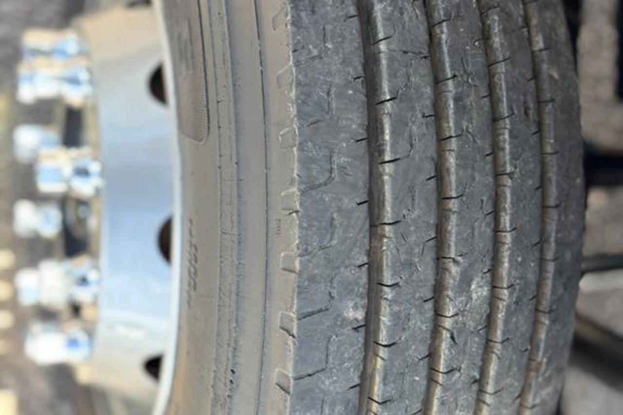 Ford Cargo2428 - 10/11 10