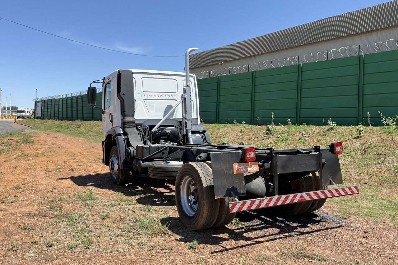 Volkswagen 17-260 E Constel. 4x2 - 20/21 10