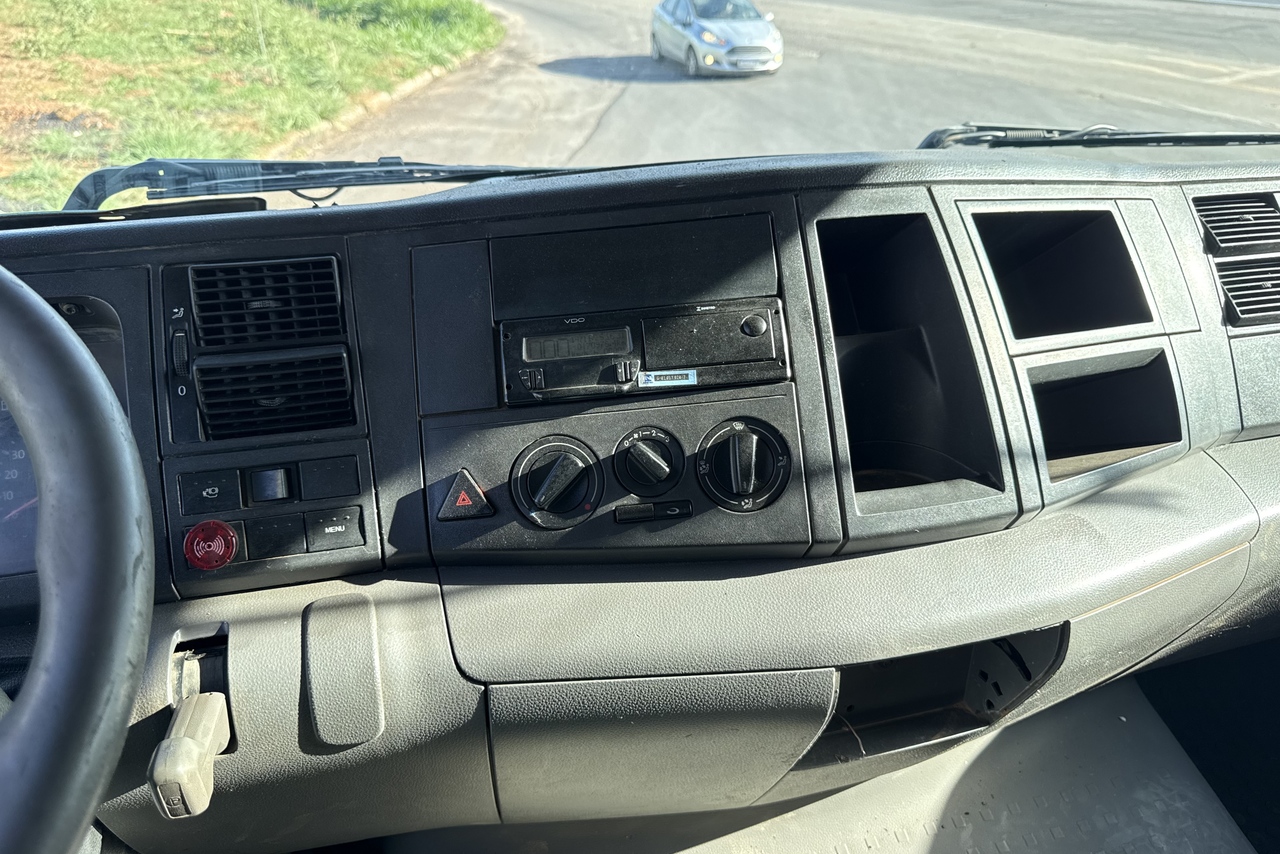 Volkswagen 17-260 E Constel. 4x2 - 21/22 2