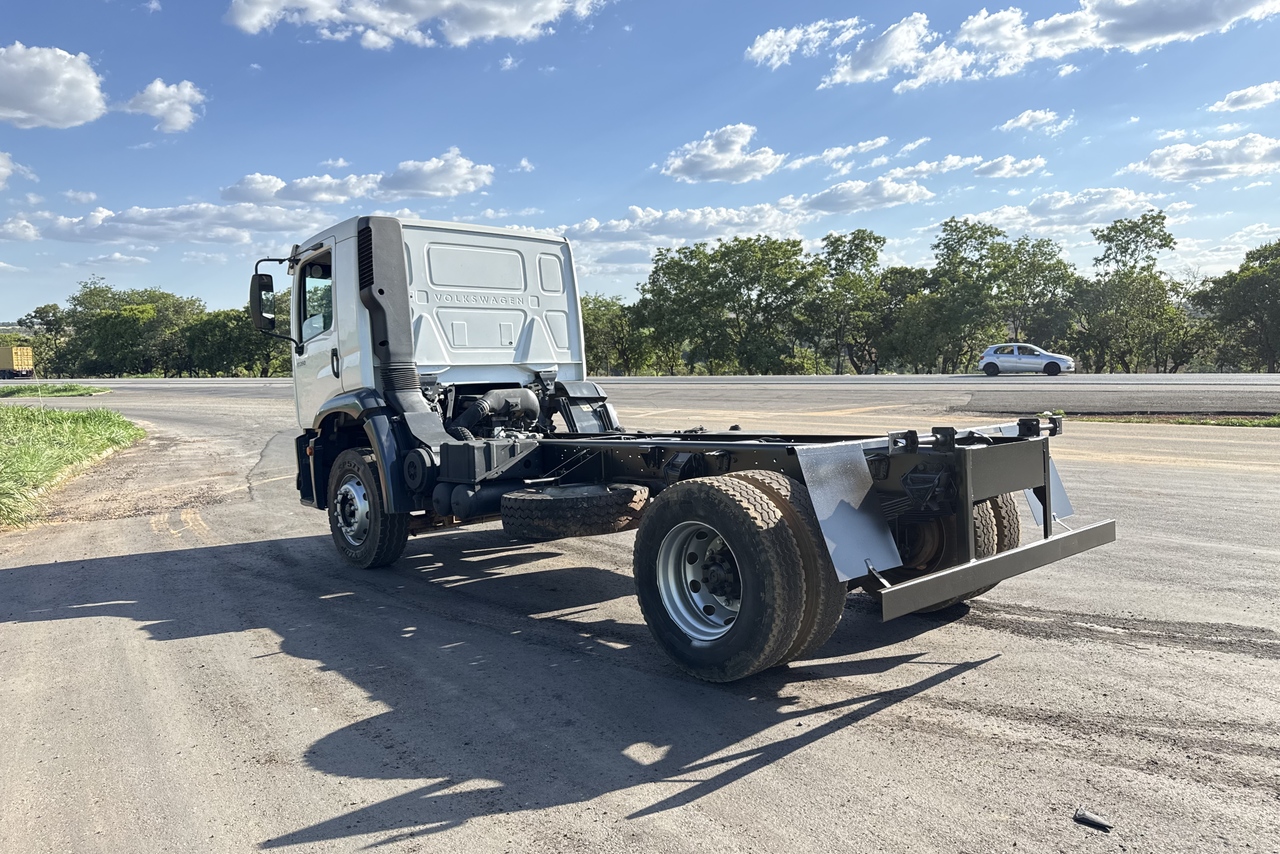 Volkswagen 17-260 E Constel. 4x2 - 21/22 8
