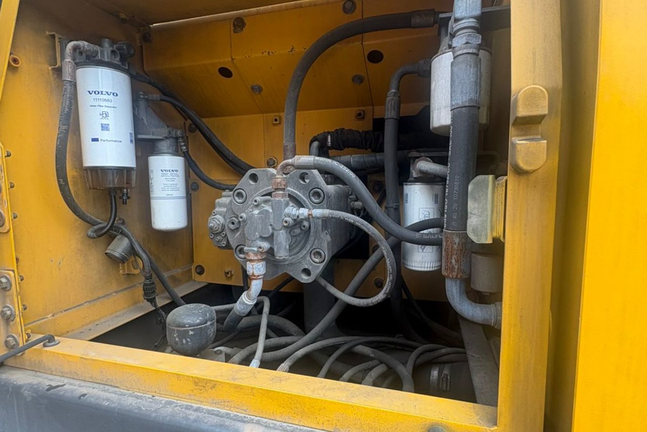 Volvo EC210BLC - 11/11 6