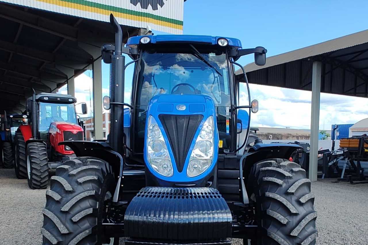New Holland T7. 205 - 19/19 3