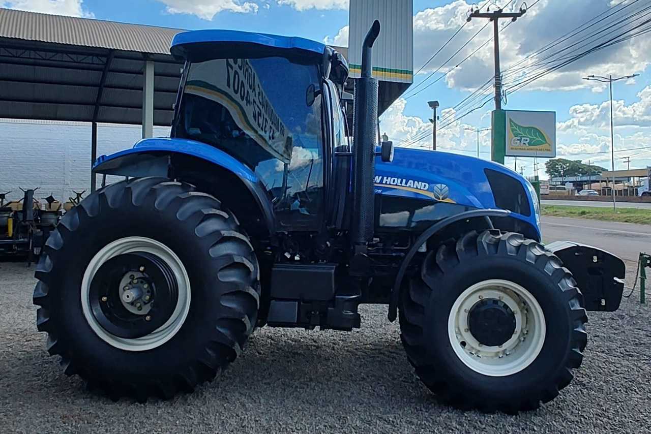 New Holland T7. 205 - 19/19 5