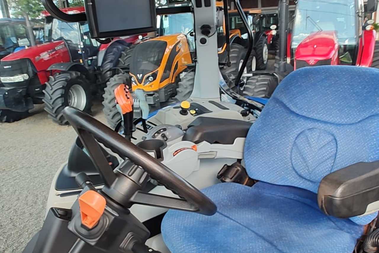 New Holland T7. 205 - 19/19 9