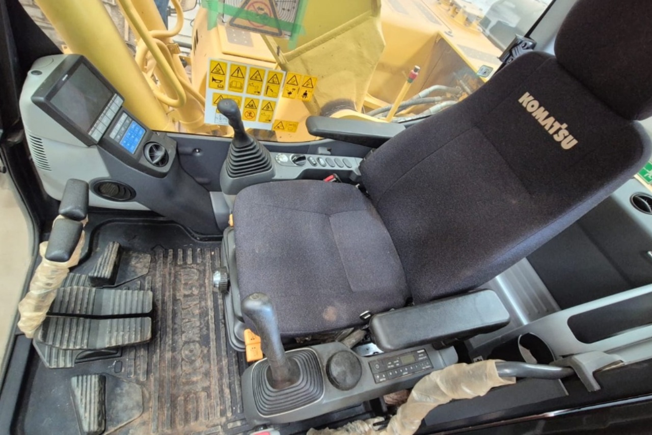 Komatsu PC210 - 22/23 3